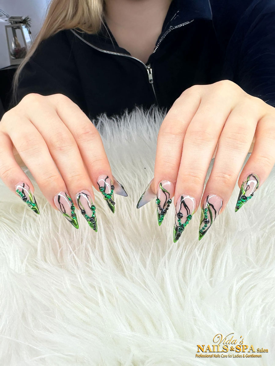 VIDA'S NAILS & SPA