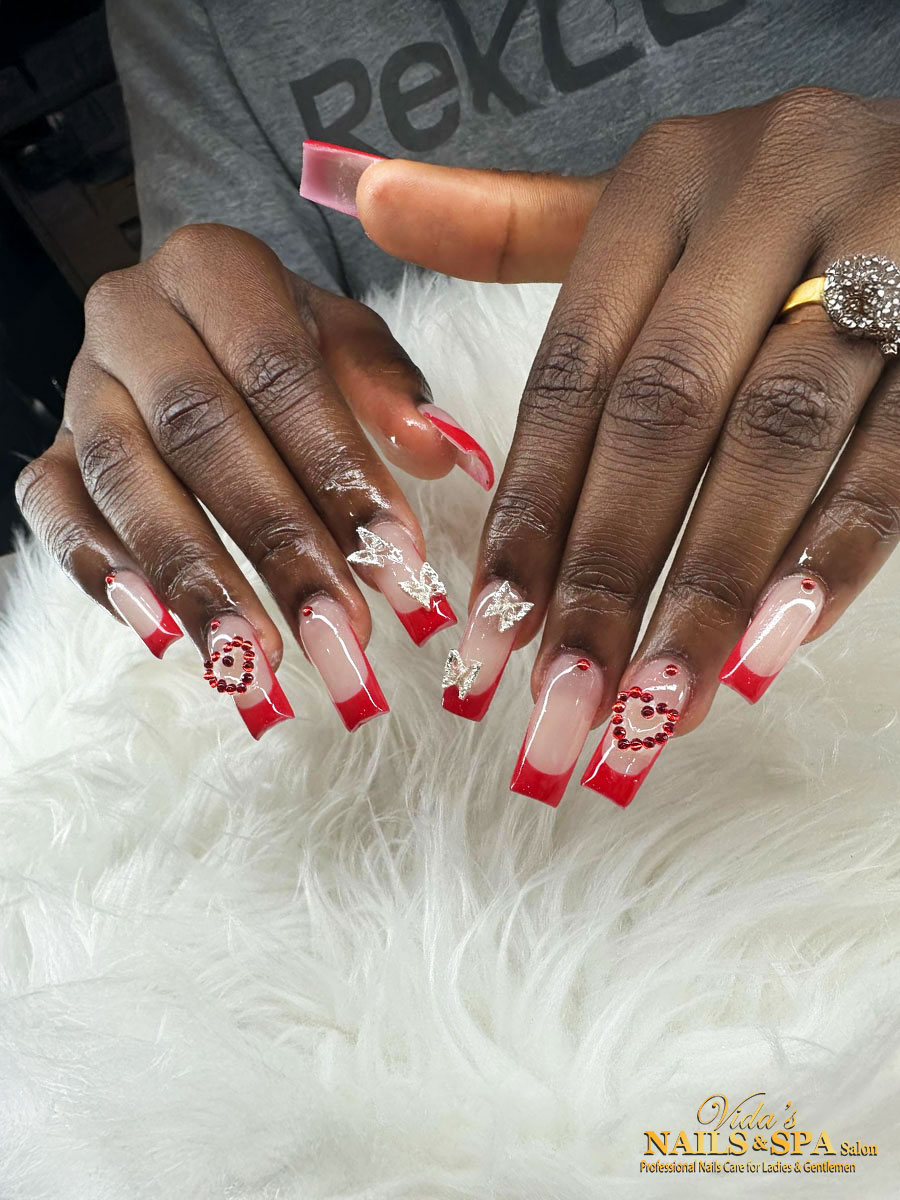 VIDA'S NAILS & SPA