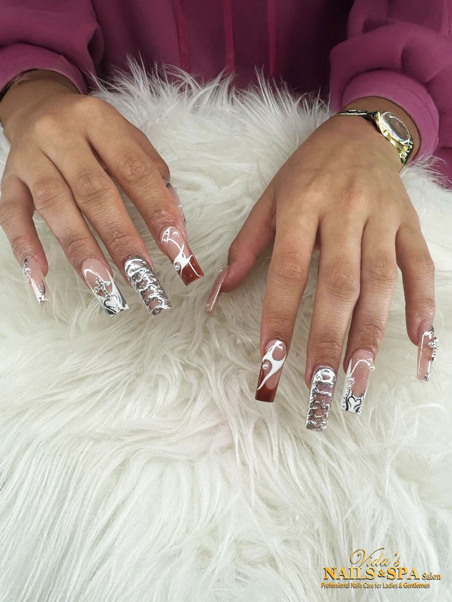 VIDA'S NAILS & SPA