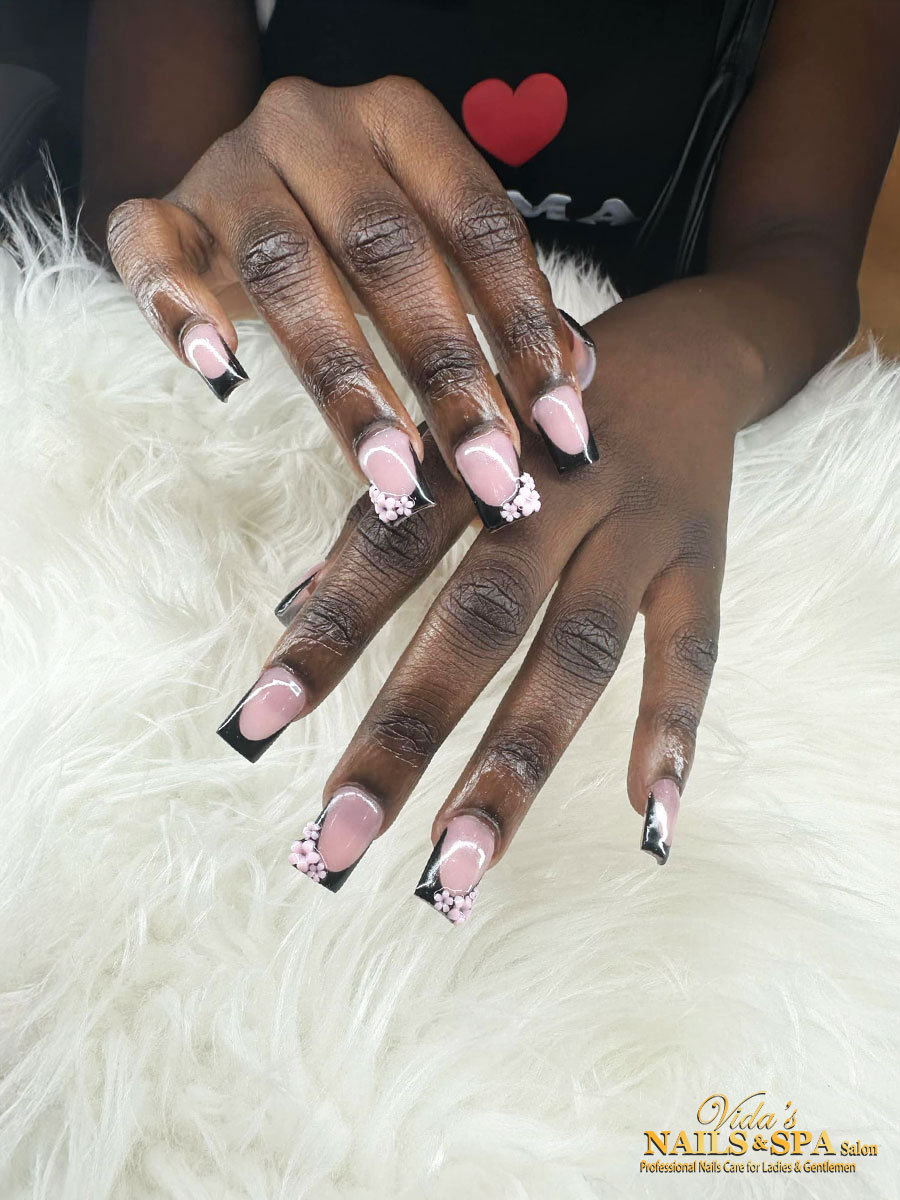 VIDA'S NAILS & SPA