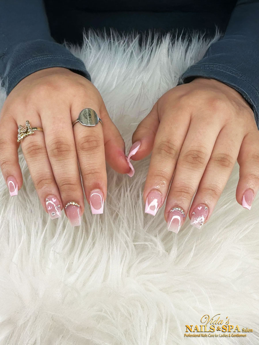 VIDA'S NAILS & SPA