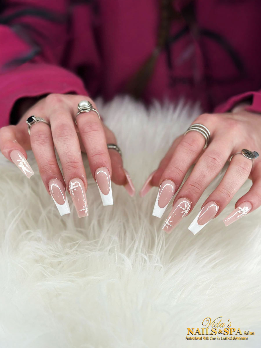 VIDA'S NAILS & SPA